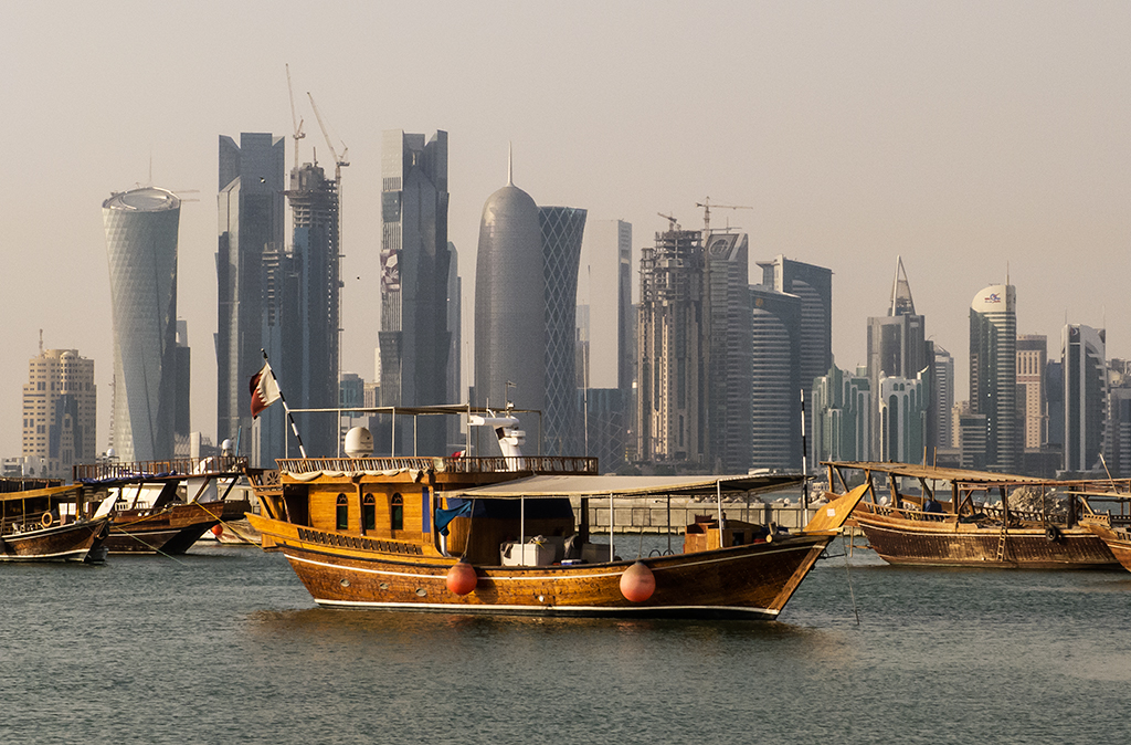 البحرين تتهم قطر باحتجاز ثلاثة قوارب بحرينية والدوحة تستنكر 