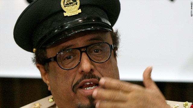 من هو ضاحي خلفان المثير للجدل؟