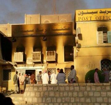 الجيش يقول إنه صد هجوما لمسلحين حاولوا السيطرة على قيادة المنطقة العسكرية الأولى بسيئون