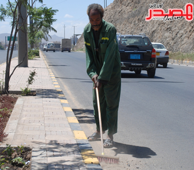 تحذيرات من «كارثة بيئية» في اليمن بعد تهديد عمال النظافة بإلاضراب المفتوح