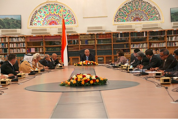 هادي يقول إن هجمات القاعدة أضرت كثيراً بالسياحة