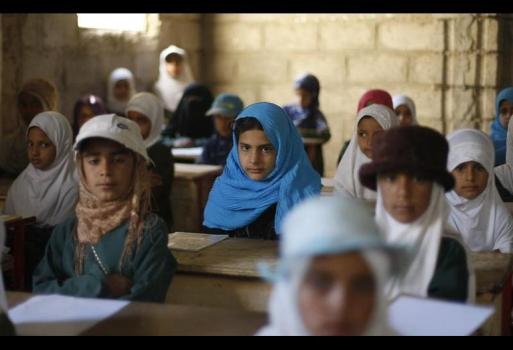 أساليب تربية قاسية تولد أطفالاً لا يهابون فكرة الانتحار