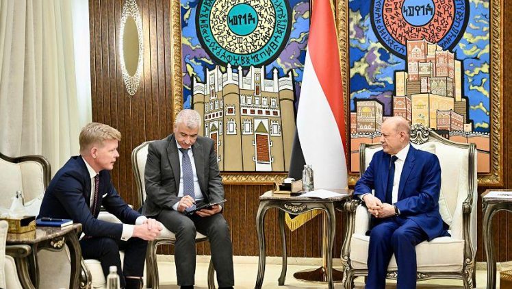 رئيس مجلس القيادة: السلام المستدام يتطلب استعادة الدولة لا تقاسم السلطة مع مليشيا موالية لإيران