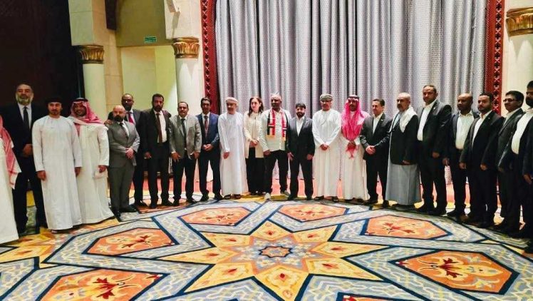 استهجنت استخدام الملف للمساومة السياسية ﻿.. رابطة الأمهات تدين تأجيل الحوثيين عملية تبادل الأسرى والمختطفين
