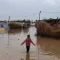 مؤسسات إغاثية توزع مساعدات إيوائية لـ 1,350 أسرة نازحة في مأرب