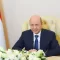 العليمي يعلن رفض "الإجراءات الأحادية" للمجلس الإنتقالي ويقول إنها تقوض المركز القانوني للدولة وتضر بالمصلحة العامة