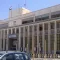 مركزي عدن يدعو مجلس القيادة والحكومة لدعمه ويُحذّر من تدهور الاقتصاد وسط انهيار غير مسبوق للعملة