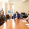 السلطة المحلية بتعز: مقتل خمسة من المرافقين واثنين من المهاجمين إثر تعرض موكب شمسان وقائد محور طور الباحة لاستهداف في "هيجة العبد"