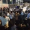 وسط انتشار أمني مكثف.. تظاهرة احتجاجية أمام قصر المعاشيق رفضاً لتدهور الوضع الخدمي في عدن