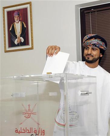 العمانيون يأملون أن تكون الانتخابات البلدية نقطة انطلاق نحو التغيير 
