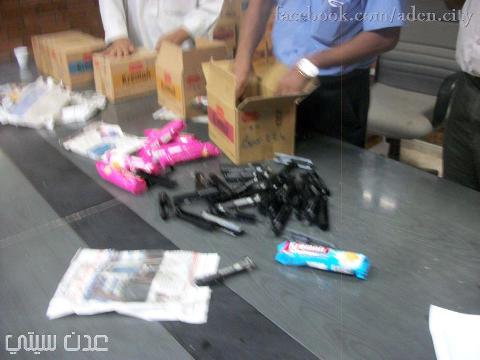 رئيس مصلحة الجمارك يكشف تفاصيل شحنة الأسلحة المهربة ويقول إنها تتبع «راشد البعداني»