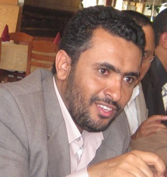 قيادي إصلاحي ينتقد محاولة تصوير الخلافات بتعز على انها صراع بين الإصلاح ومجموعة هائل سعيد