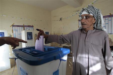 العراقيون يدلون بأصواتهم في أول انتخابات محلية منذ الانسحاب الامريكي
