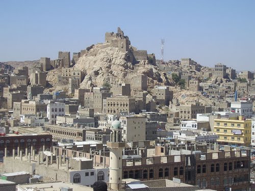 قتلى وجرحى في هجوم شنه مسلحون قبليون وعناصر القاعدة على مواقع للحوثيين في البيضاء