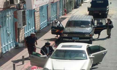 مسلحون حوثيون في عدن لترديد «الصرخة» رفقة طاقم تلفزيوني لتصويرهم