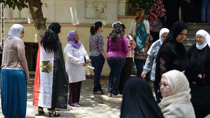 كيف بدأت أزمة الوافدين.. ولماذا قد تؤدي إلى بطلان انتخابات مصر؟