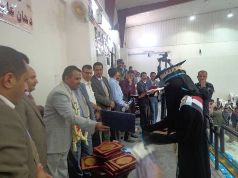 كلية العلوم التطبيقية بجامعة حجة تحتفي بتخرج 54 طالب وطالبة من قسم الكيمياء .