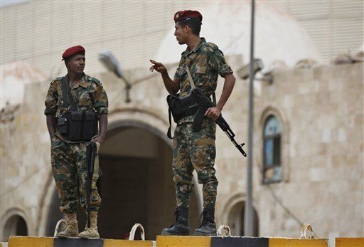 قناة الجزيرة: مصادر في اللجنة الرئاسية تقول ان هناك بوادر انفراج للأزمة التي تعيشها اليمن (فيديو)