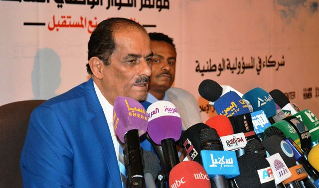 فريق الحراك الجنوبي يعلن العودة لمؤتمر الحوار ويتمسك بزعامة محمد علي أحمد