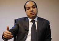 مساعد: مسلحون يطلقون قذيفة صاروخية على مكتب رئيس الوزراء الليبي الجديد