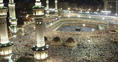 اهمها السياحة والفنادق.. المملكة تقرر "سعودة" العمالة في 12 قطاعًا وظيفيًا بمكة المكرمة 