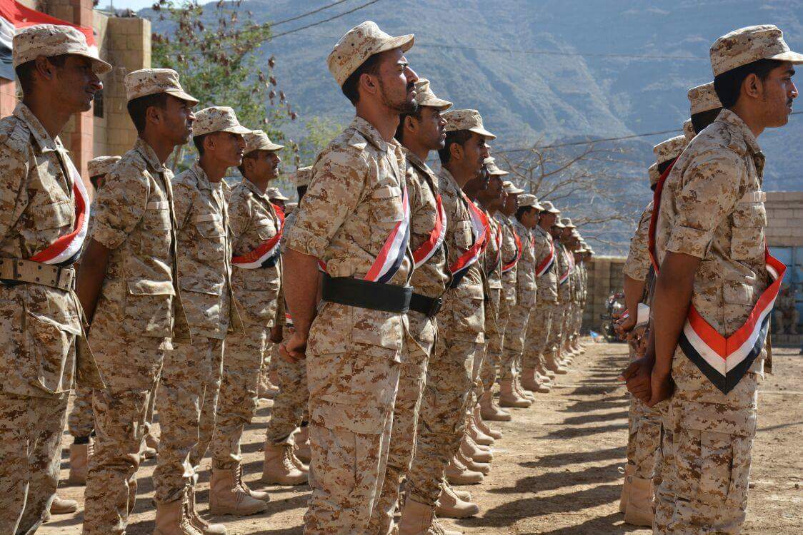 مواجهات بالأسلحة الثقيلة بين قوات من اللواء 35 مدرع غربي مدينة تعز