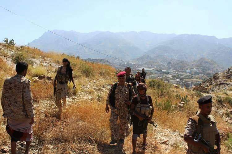 قائد محور تعز: قوات الجيش الوطني سيطرت على الدفاع الجوي والآن يجري تمشيط محيطه قائد محور تعز: قوات الجيش الوطني سيطرت على الدفاع الجوي والآن يجري تمشيط محيطه