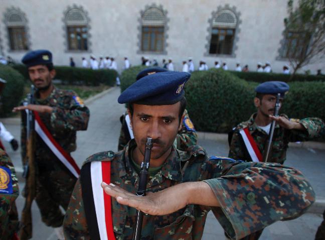 تغييرات أمنية جديدة.. قرار وزاري بتعيين مدير عام للشرطة والدوريات وآخر لشرطة صنعاء