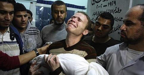 قصف مكثف على غزة و240 شهيداً بينهم 52 طفلاً منذ بدء العدوان الاسرائيلي على القطاع