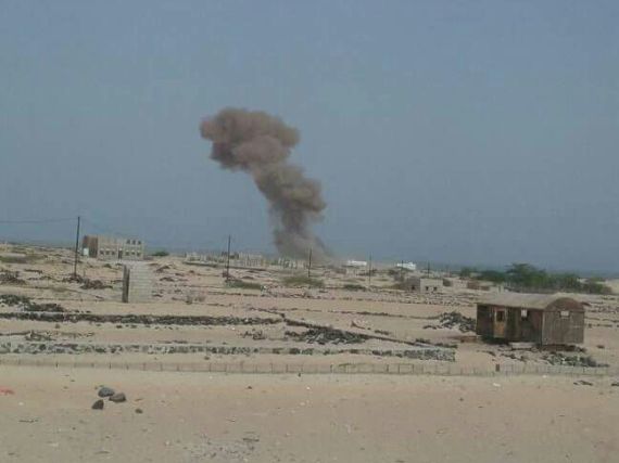 Car bomb injures four soldiers at the gate of Belt’s camp in Shabwa