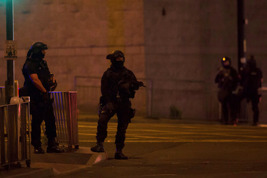 شرطة بريطانيا: إصابة عدة أشخاص في حادث سيارة قرب متحف بلندن شرطة بريطانيا: إصابة عدة أشخاص في حادث سيارة قرب متحف بلندن