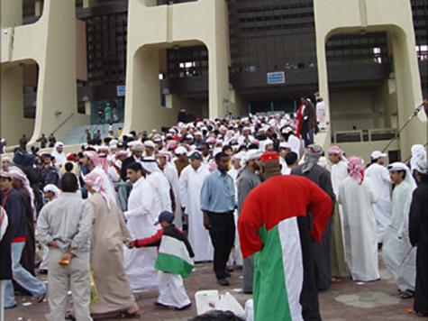 طائرة بدون طيار لمراقبة ملاعب الإمارات