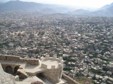 مصدر قانوني: إحالة العوبلي وضبعان وقيران والصوفي والحاج إلى نيابة شرق تعز للتحقيق