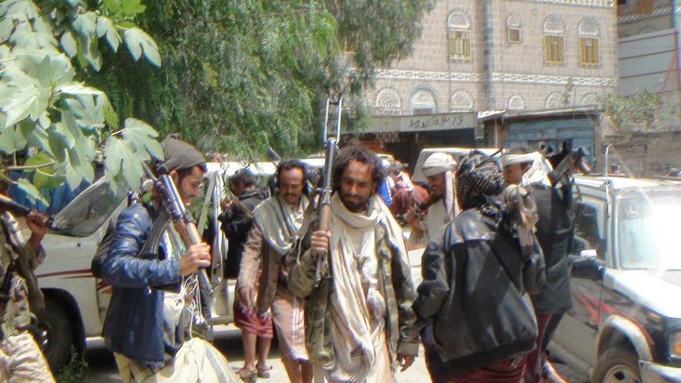 مسلحو القاعدة يسيطرون مجدداً على العدين والحوثيون يحكمون سيطرتهم على يريم وحالة من التوتر تشهدها إب