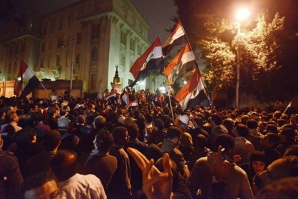 الغارديان : الاخوان حزب منظم ومتحد واستطاع كسب احترام وثقة  العديد من المصريين 