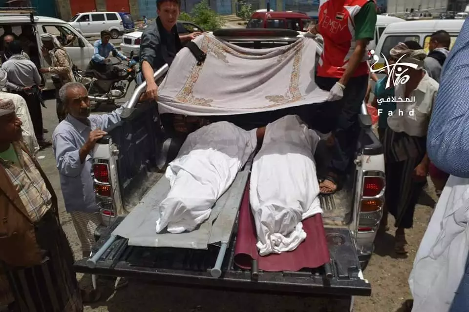 ‏مقتل وإصابة مدنيين بقذائف حوثية غربي مدينة تعز