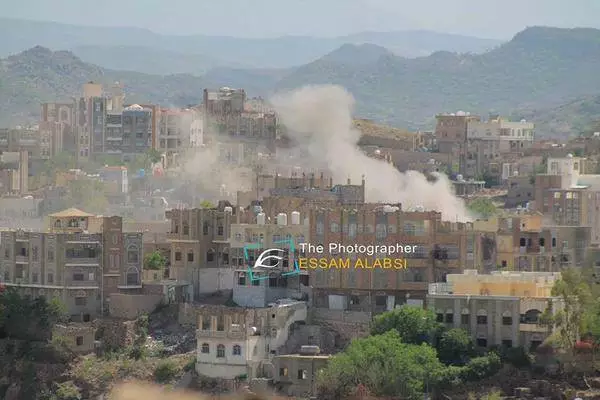تعز.. مقتل ثلاثة مدنيين وإصابة آخرين بينهم جنود في عمليات قنص وقصف بالمدينة