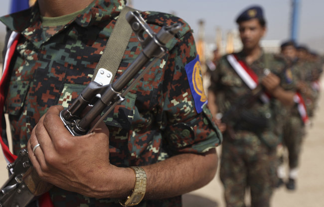مصادر: قيادة الأمن الخاصة تدفع بجنود مستجدين من الموالين للحوثي نحو تعز