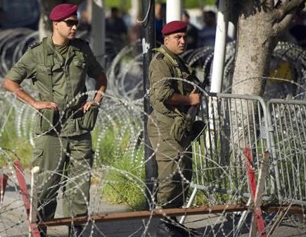 تونس تعتقل 15 مشتبها في تورطهم بهجوم سوسة وتفكك مزيدا من خلايا الارهاب